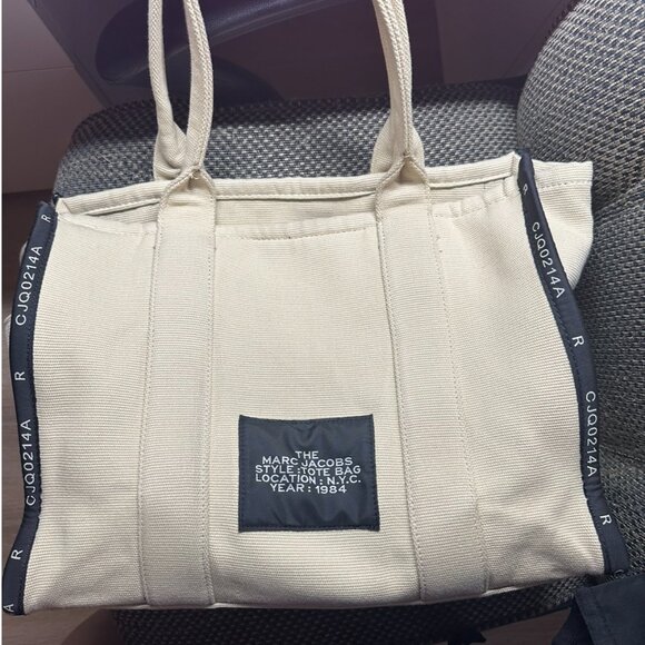 Marc Jacobs Large Jacquard Canvas Tote Bag - Picture 2 of 8